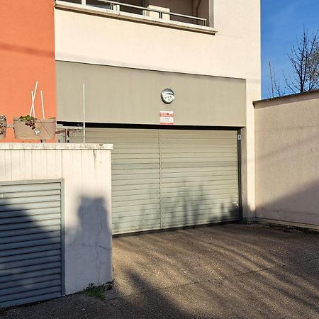 Appartement Cosy 3 Pieces Avec Garage Privatif Saint-Priest  Buitenkant foto