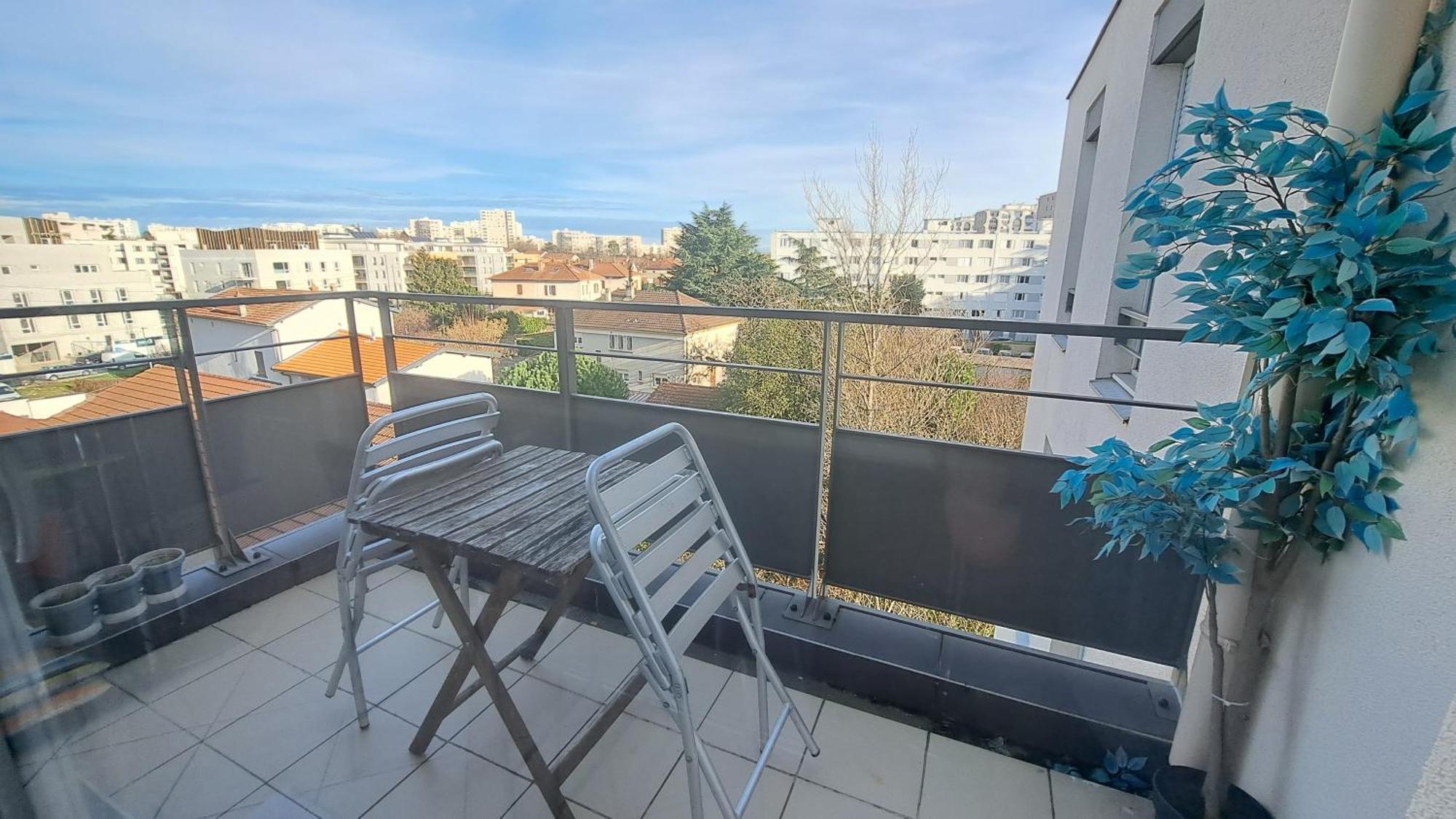 Appartement Cosy 3 Pieces Avec Garage Privatif Saint-Priest  Buitenkant foto